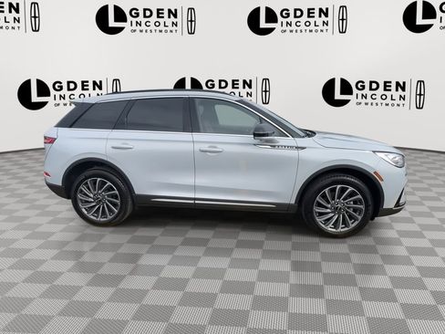 Used 2025 Lincoln Corsair Reserve w/ Rear Removable Package Tray FWD image 9
