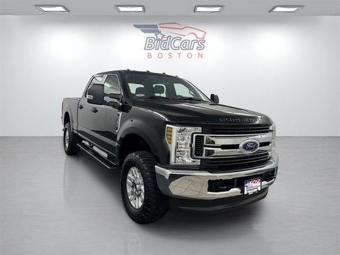 Used 2018 Ford F350 XL image 3