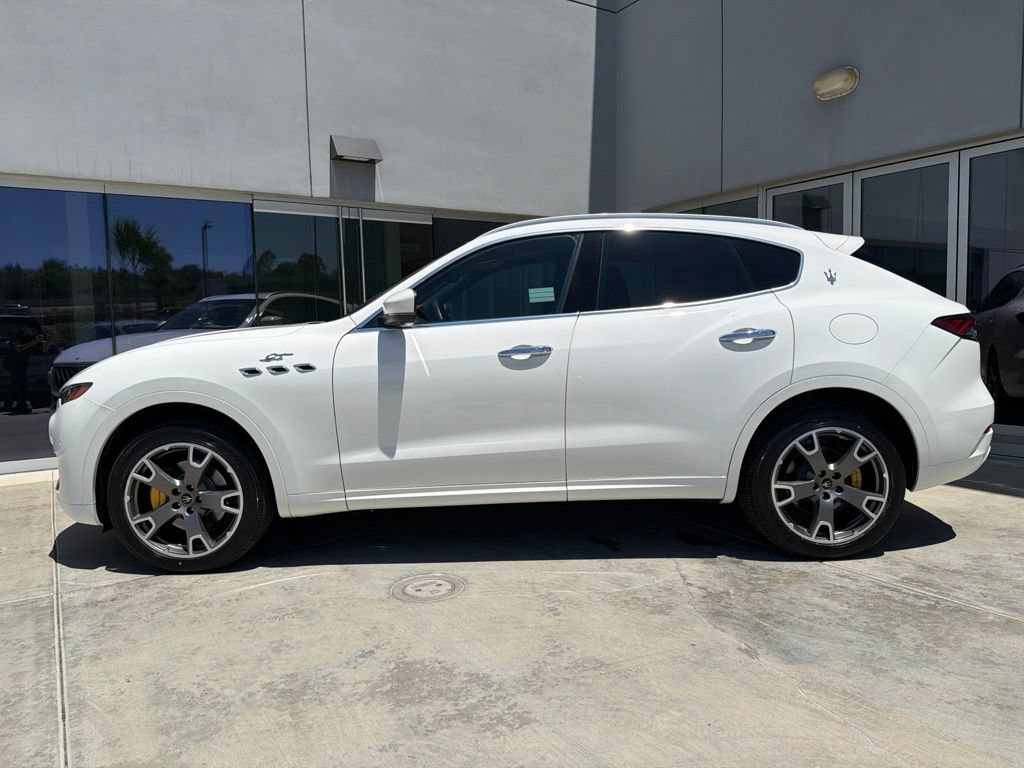 Certified 2023 Maserati Levante GT AWD/4WD image 9