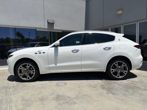 Certified 2023 Maserati Levante GT AWD/4WD image 9