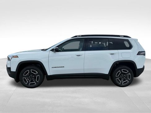 New 2026 Jeep Cherokee Laredo AWD/4WD image 2