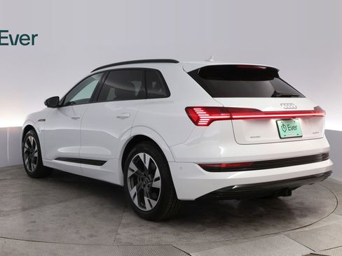 Used 2022 Audi e-tron Premium w/ Convenience Plus Package image 17