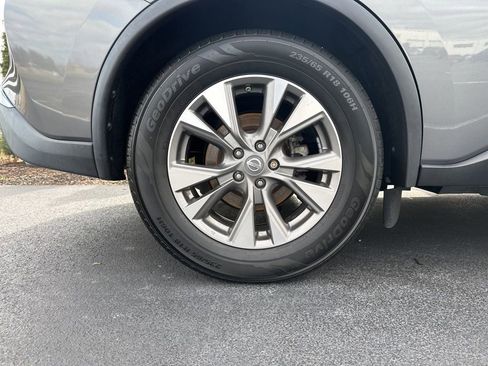 Used 2018 Nissan Murano SV image 36