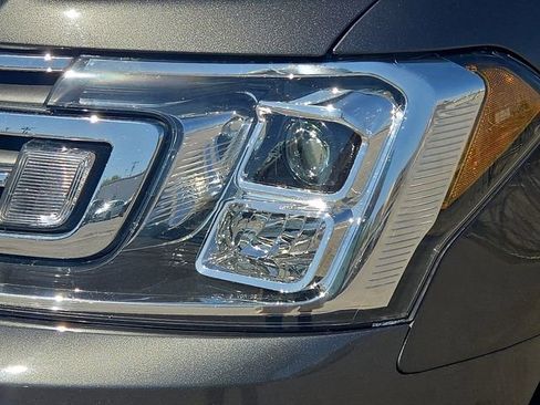 Used 2021 Ford Expedition XLT image 7