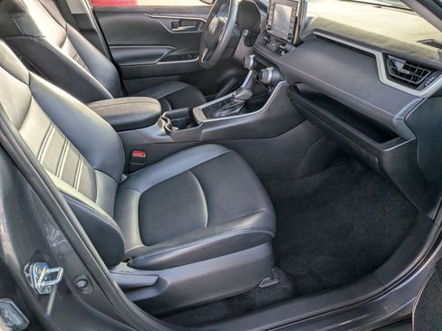 Used 2020 Toyota RAV4 XLE Premium w/ All Weather Liner Package image 34