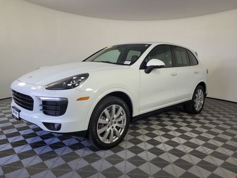 Used 2017 Porsche Cayenne Platinum Edition AWD/4WD image 29