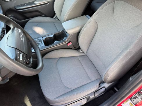 Used 2025 Kia K4 FWD image 38