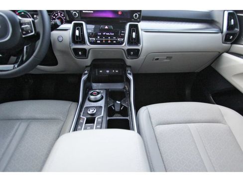 Used 2023 Kia Sorento EX FWD image 7