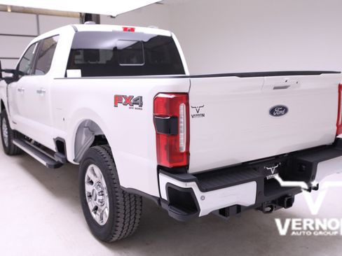 New 2026 Ford F250 Lariat w/ Chrome Package image 3