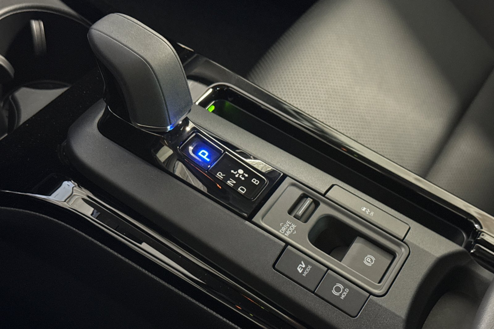 New 2027 Toyota Prius XLE FWD image 25
