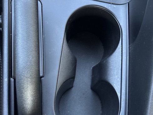 Certified 2025 Hyundai Elantra Sport image 27