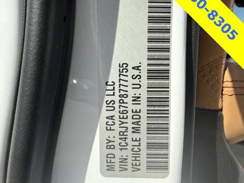 Used 2023 Jeep Grand Cherokee Summit image 12