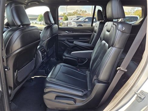 Certified 2025 Jeep Grand Cherokee L Limited w/ Black Appearance Package image 16