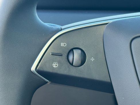Used 2026 Tesla Model Y AWD image 27