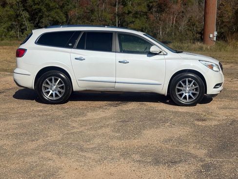 Used 2017 Buick Enclave Leather image 6