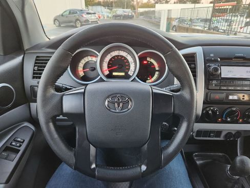 Used 2012 Toyota Tacoma 2WD Access Cab image 17