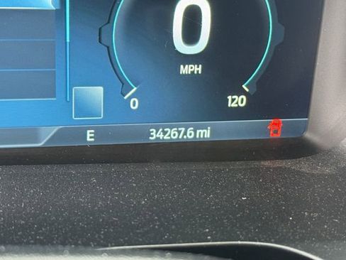 Used 2022 Ford F150 Lightning Lariat image 17