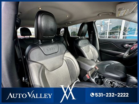 Used 2019 Jeep Cherokee Limited image 17