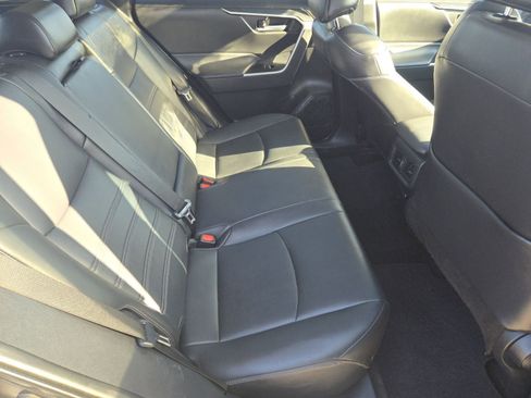 Used 2021 Toyota RAV4 XLE Premium image 23