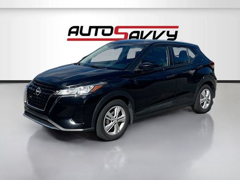 Used 2022 Nissan Kicks S FWD image 3