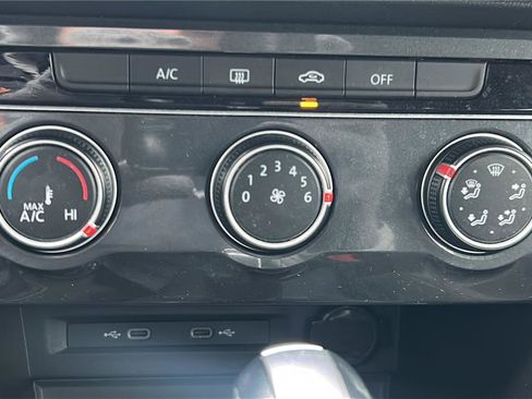 Used 2021 Volkswagen Tiguan S image 18