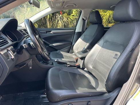 Used 2017 Volkswagen Passat 1.8T R-Line image 17
