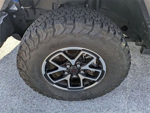 Used 2025 Jeep Wrangler Unlimited Rubicon image 9