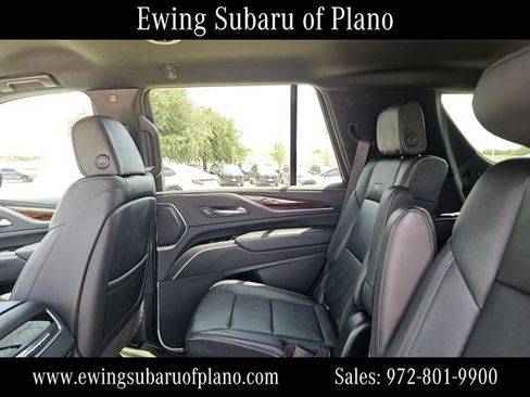 Used 2022 Cadillac Escalade Luxury w/ LPO, Illumination Package RWD image 8