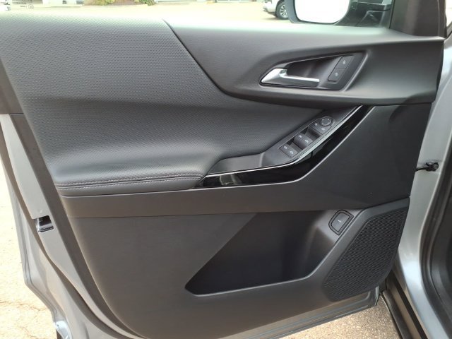 Used 2025 Chevrolet Equinox LT w/ Convenience Package II FWD image 13