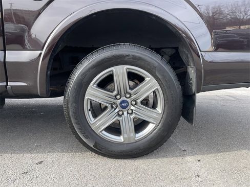 Used 2019 Ford F150 Lariat w/ Equipment Group 502A Luxury image 10