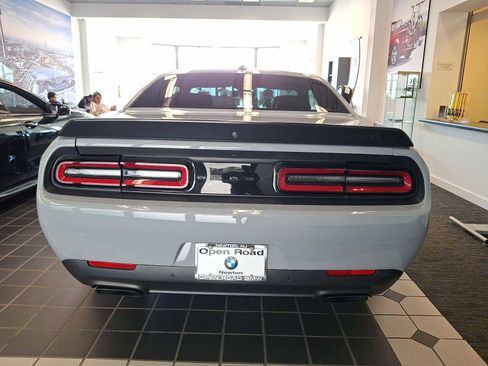 Used 2022 Dodge Challenger SRT Hellcat Redeye RWD image 5