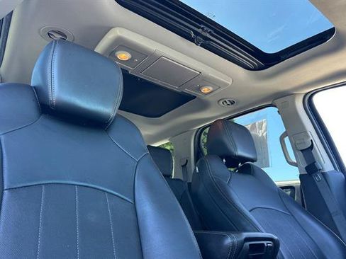 Used 2016 GMC Acadia Denali AWD/4WD image 19