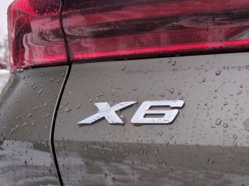 Used 2021 BMW X6 xDrive40i w/ M Sport Package image 13