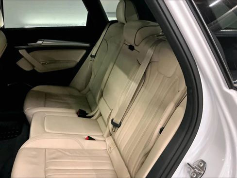 Used 2025 Audi Q5 2.0T Premium w/ Convenience Plus Package image 29