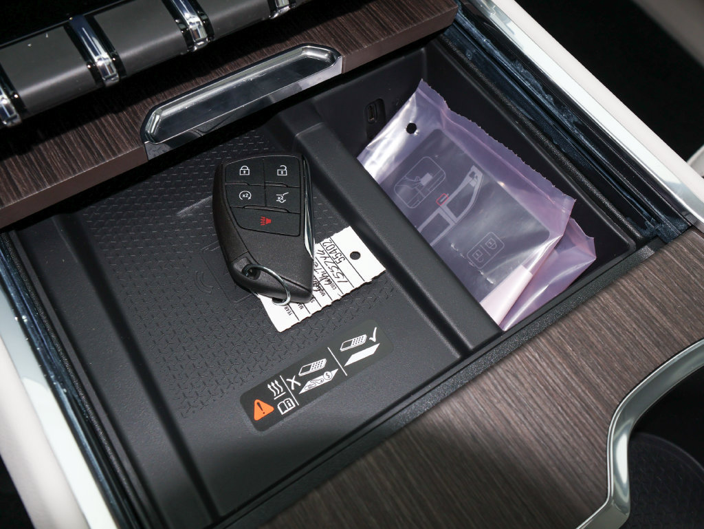 New 2027 GMC Acadia Denali w/ Denali Reserve Package FWD image 29