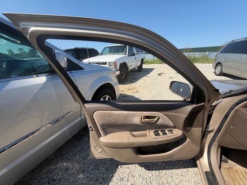 Used 1999 Toyota Camry LE FWD image 16