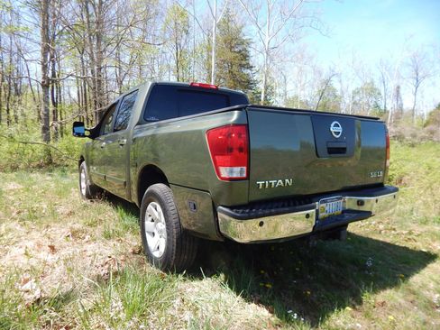 Used 2005 Nissan Titan LE w/ (T01) Tow Pkg AWD/4WD image 4