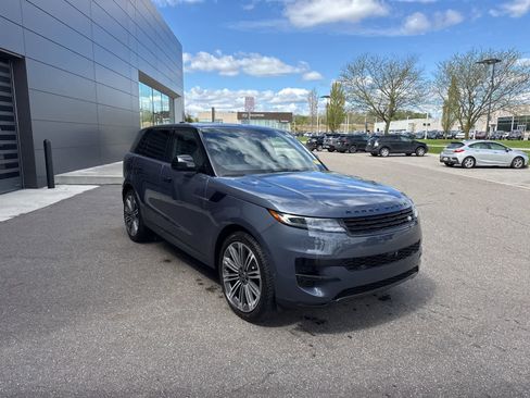 Used 2024 Land Rover Range Rover Sport SE AWD/4WD image 7