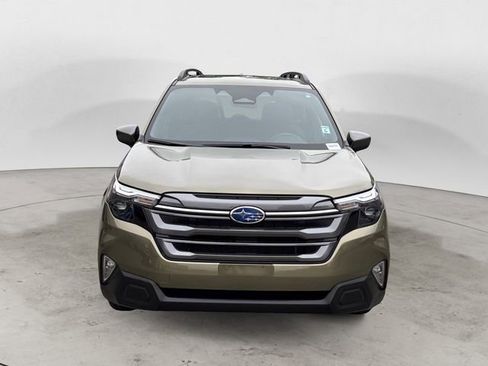 Certified 2025 Subaru Forester Premium AWD/4WD image 8