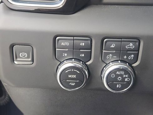 Certified 2024 GMC Sierra 2500 Denali Ultimate w/ LPO, GMC Protection Package AWD/4WD image 30
