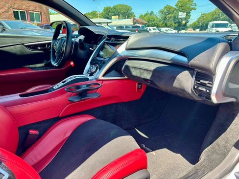 Used 2017 Acura NSX AWD/4WD image 13