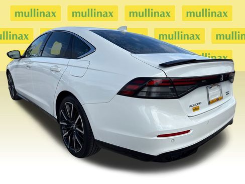 Used 2024 Honda Accord Touring image 9