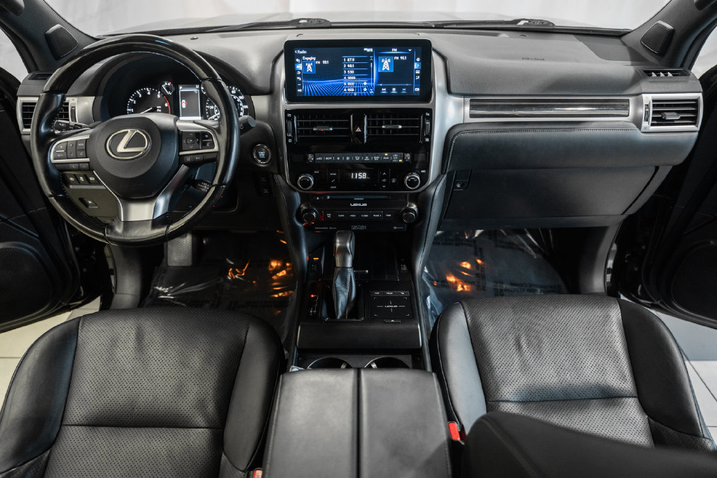 Used 2023 Lexus GX 460 Luxury w/ Sport Design Package AWD/4WD image 15