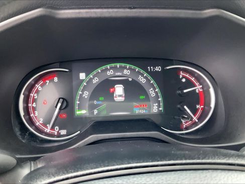 Used 2025 Toyota RAV4 XLE FWD image 18