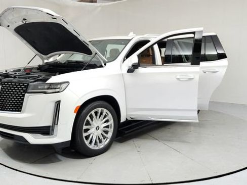 Certified 2023 Cadillac Escalade Premium Luxury w/ Performance Package image 9