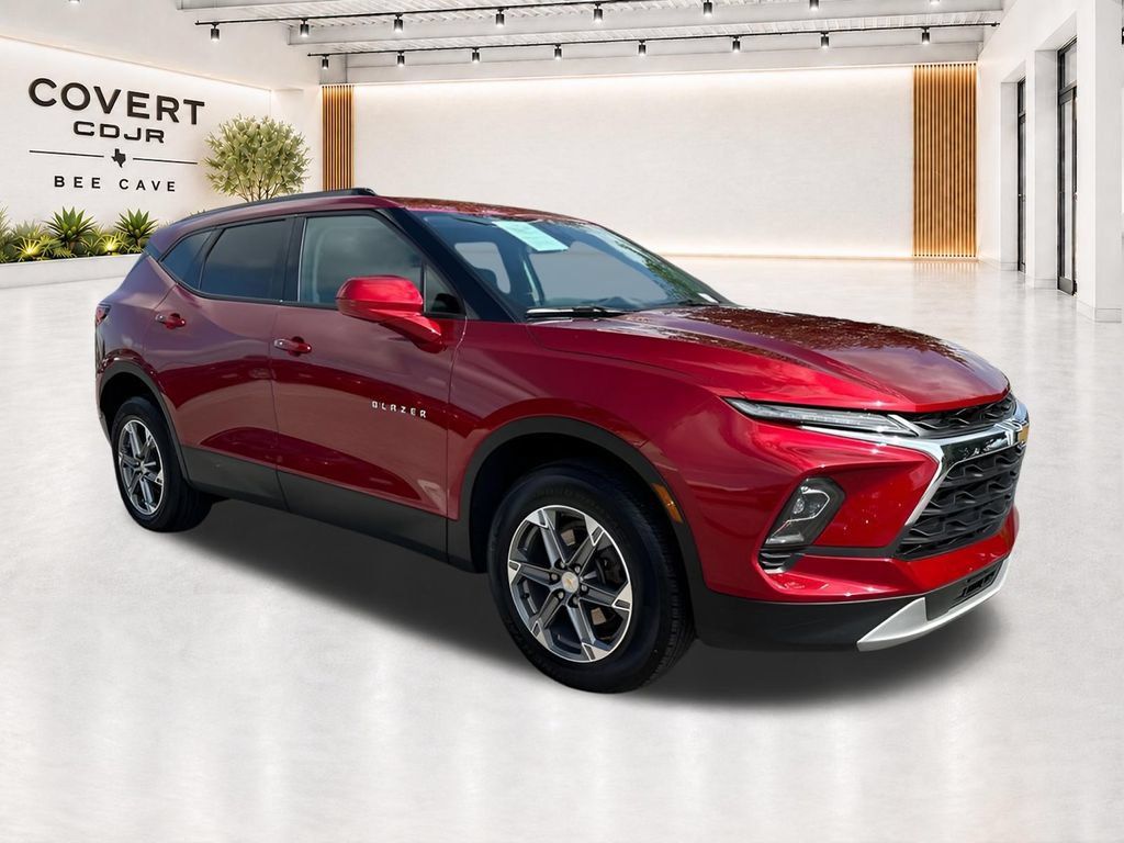 Used 2024 Chevrolet Blazer LT w/ Convenience Package FWD image 5
