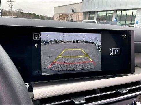 Used 2025 Hyundai Tucson SE image 13