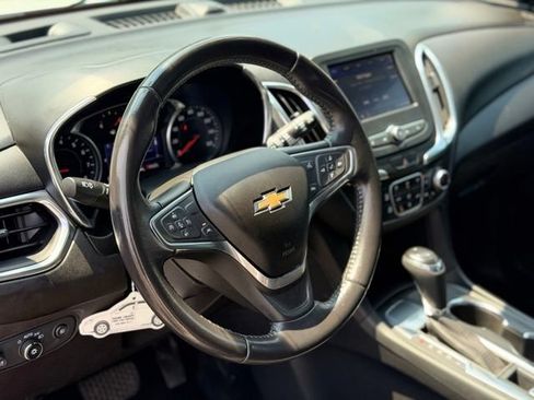 Used 2020 Chevrolet Equinox LT w/ Driver Convenience Package FWD image 9