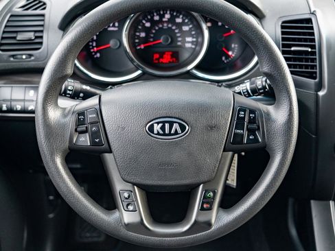 Used 2013 Kia Sorento LX w/ Convenience Pkg image 15
