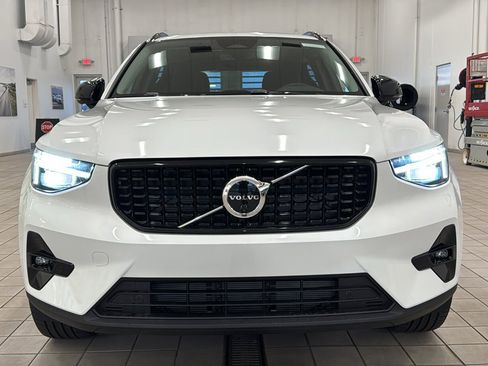 Used 2026 Volvo XC40 B5 Plus w/ Protection Package Premier image 10